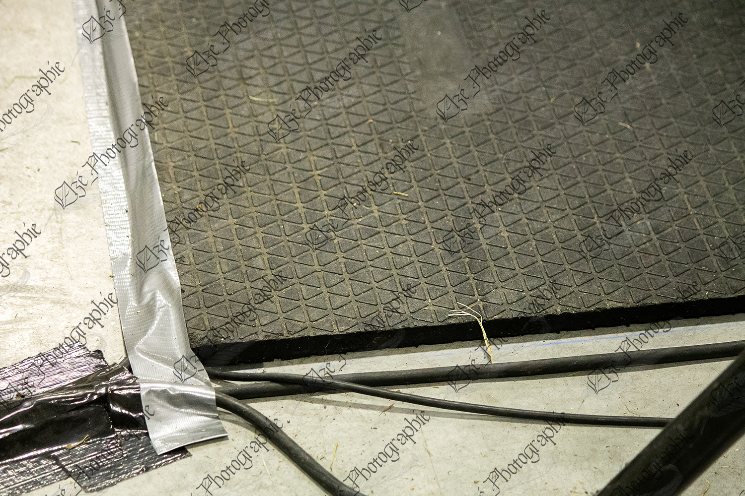 elze_photo_2104_tapis_caoutchouc_plancher_concrete_floor_protection