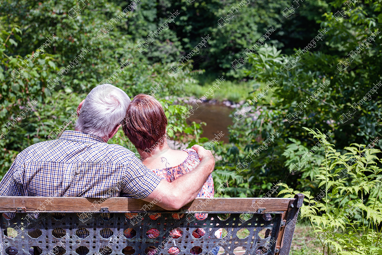 elze_photo_3187_calme_nature_couple_lovers_on_a_bench_summer