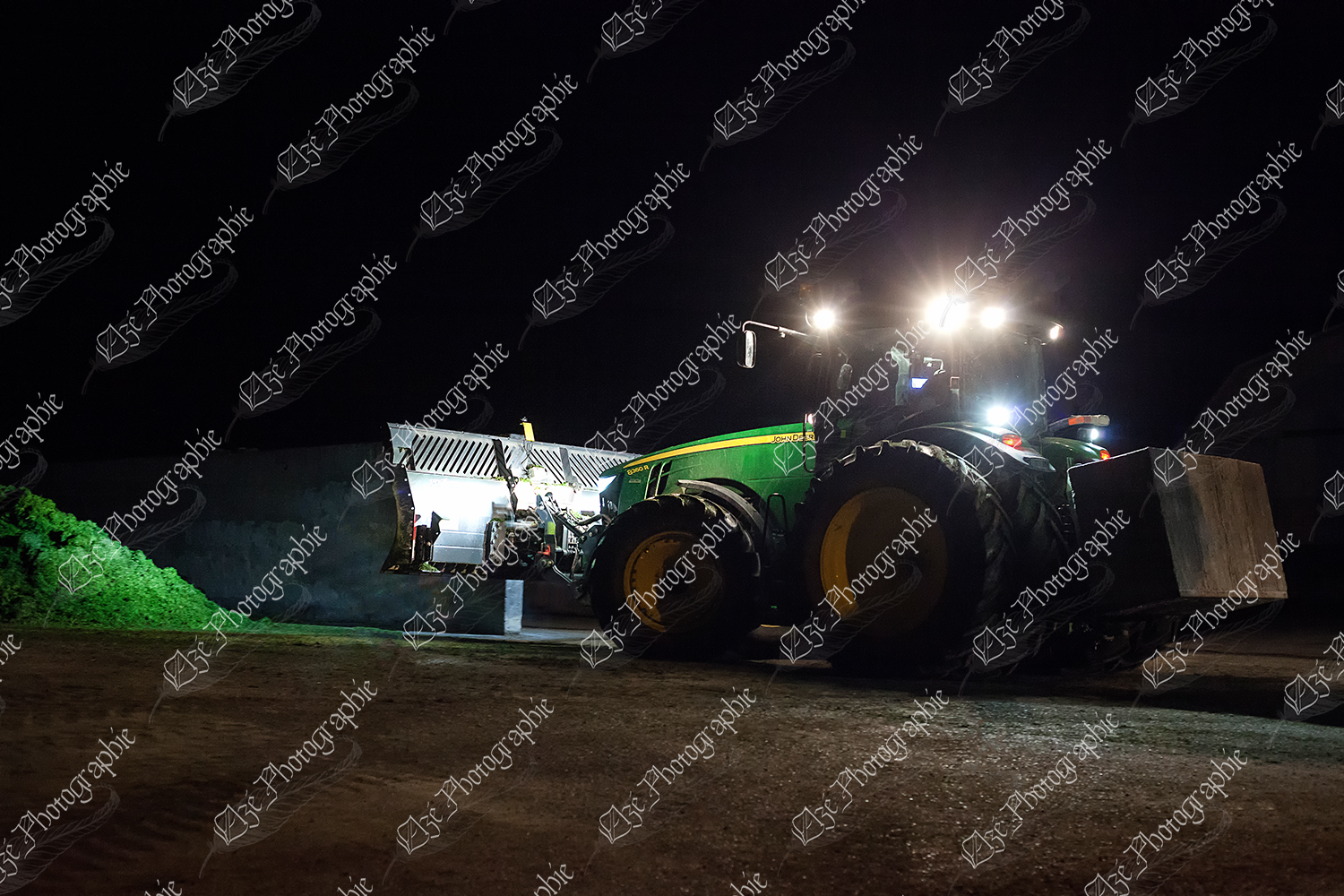 elze_photo_9693_nuit_tracteur_ensilage_night_farm