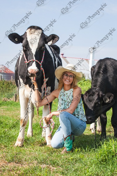 elze_photo_5838_agricultrice_plaisir_ete_holstein_cow_female_pasture